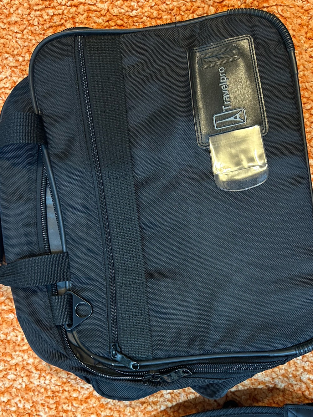 Black Compact Messenger Bag - Sleek Business Carry